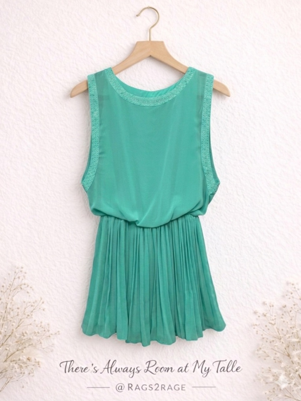 Moon Collection Green Beaded Mini Dress Pleated Sleeveless M